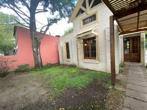 Casa 4 ambientes con 1 baño