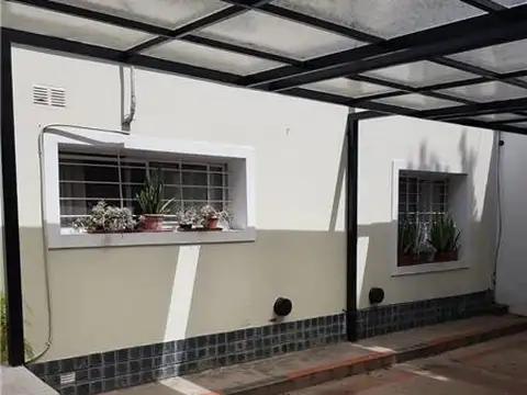 Depto Tipo Casa en Alquiler de 2 dormitorios