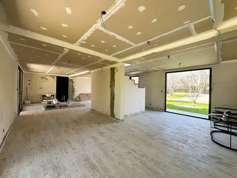 Casa 4 ambientes con 4 baños