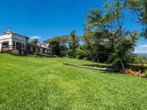 Casa 12 ambientes con 5 baños