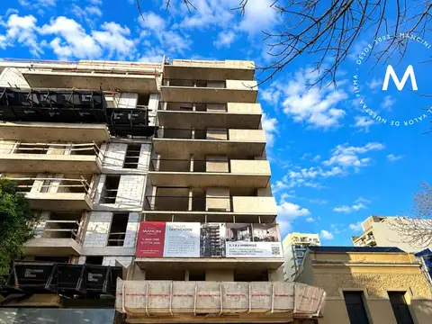 Departamento en venta de 2 ambientes con balcón y parrilla