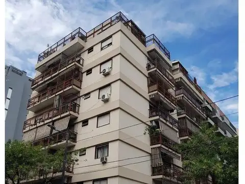 MUY BAJAS  EXPENSAS !  LUMINOSO, LIVING, BALCÓN FRANCÉS INTERNO,COCINA, LAVADERO, DORMITORIO PLACAR