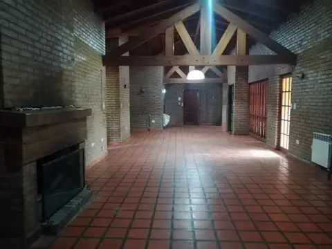 Casa en Alquiler en City Bell, $ 1.950.000