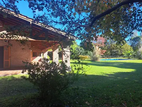 casa quinta City Bell ideal institucion o familia numerosa