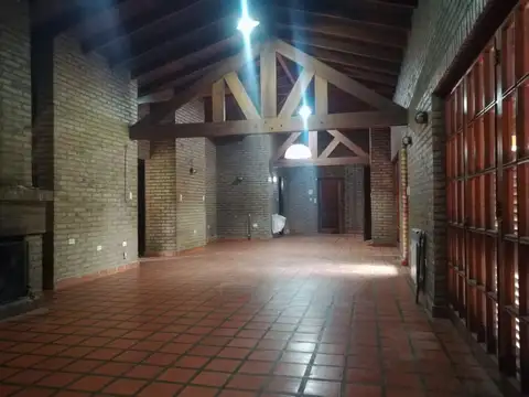 casa quinta City Bell ideal institucion o familia numerosa