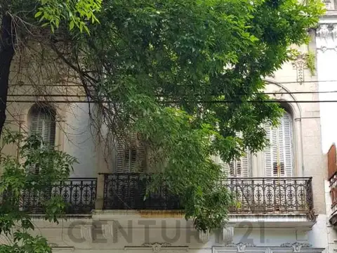 Dolores 100, Piso 0