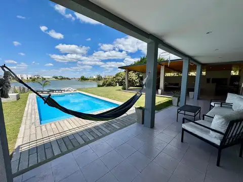 Casa en Alquiler de 3 dormitorios