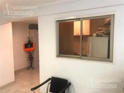 Oficina en  Venta - Martínez - Sobre Av Santa Fé