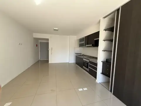 Excelente monoambiente a mts plaza Larrazabal