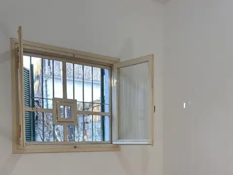 Casa en Alquiler con 1 cochera