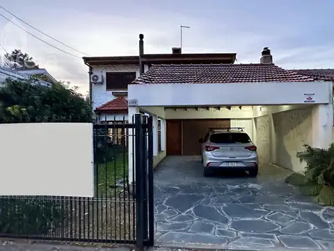 Venta de Casa 4 dorm Villa Elisa La Plata