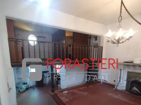 Casa 6 ambientes con 2 baños