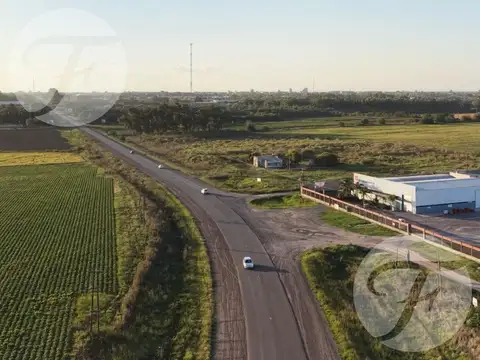 Sobre ruta 1001 (acceso pavimentado a San Pedro)