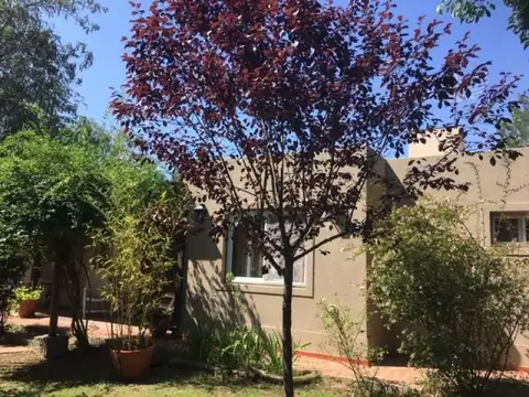 Casa en Venta con 2 cocheras