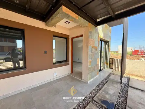 Casa 3 ambientes con 1 baño