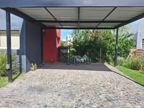 Casa en Alquiler de 3 dormitorios