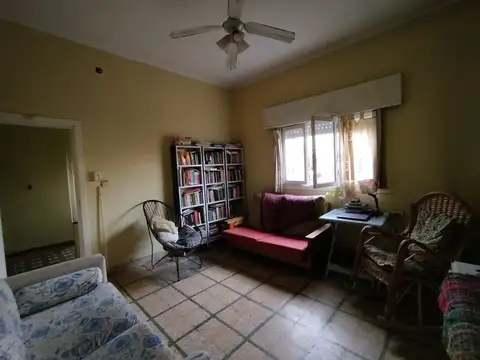 Casa 4 ambientes con 1 baño