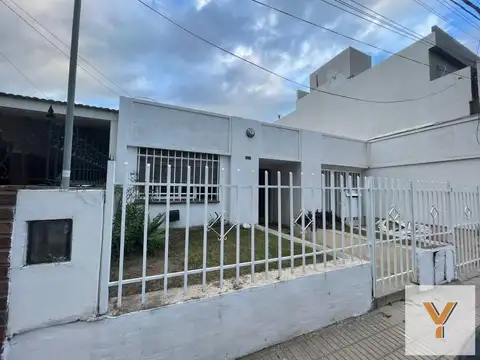 Casa en Venta - 3 Dormitorios 2 Baños - 272 mts2 - Cordoba