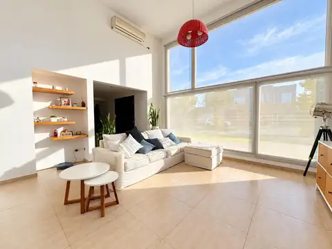 Casa 5 ambientes con 5 baños