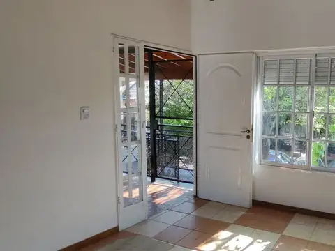 Depto Tipo Casa en Alquiler en Castelar, $ 1.000.000