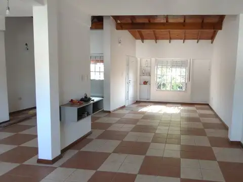 ALQUILER PH 4 AMBIENTES CASTELAR NORTE