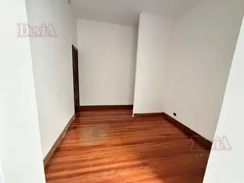 Depto Tipo Casa en Alquiler 50 años