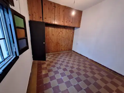 Casa 4 ambientes con 1 baño