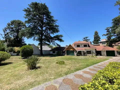 Hermosa casa en barrio Jardín Espinosa 