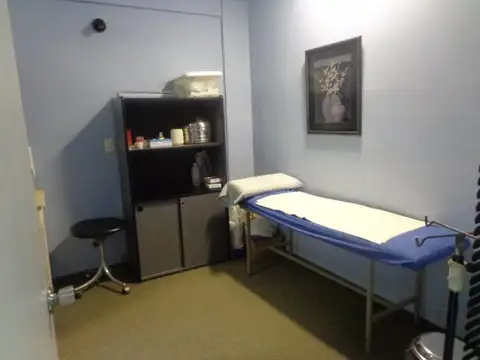 Excelente local comercial en Olivos