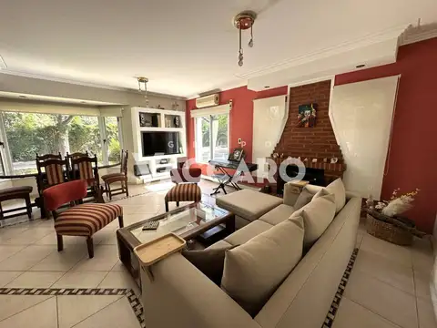 Casa 4 ambientes con 3 baños