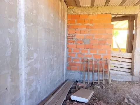 Casa 4 ambientes con 2 baños