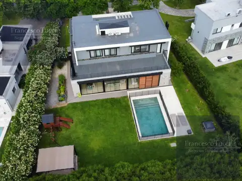 Casa en Venta de 4 dormitorios