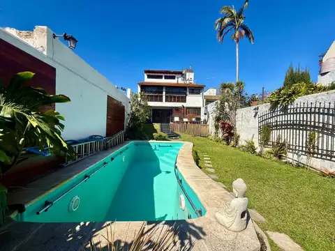 VENTA CASA 6 AMB COCHERA JARDIN PILETA COLEGIALES