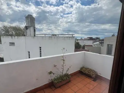 Depto Tipo Casa en Venta de 5 ambientes