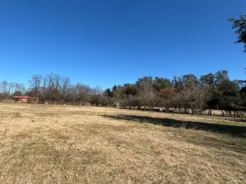 TERRENO EN VENTA EN BRAGADO CON CASA A REFACCIONAR