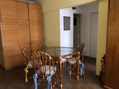 Almirante Brown 2300, Piso 4