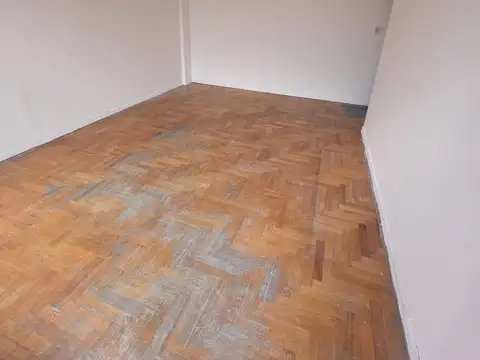 Depto Tipo Casa en Alquiler en Valentin Alsina, $ 600.000