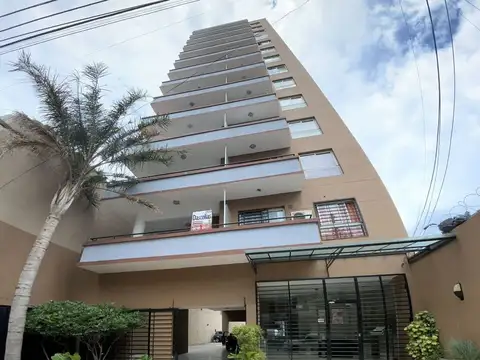 Dpto 2 AMBIENTES en muy buena ubicación de Lanús Este  Excelente estado 