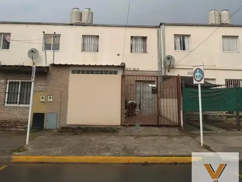 Dúplex en venta - 3 Dormitorios 1 Baño - Cochera - 128Mts2 - Monte Grande