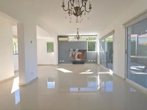 Casa en Alquiler de 4 dormitorios