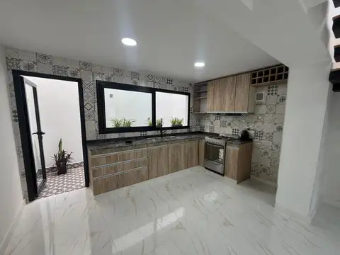 Depto Tipo Casa en Venta de 5 ambientes