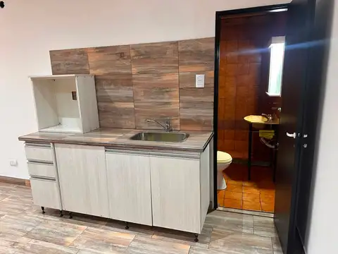 Local en Alquiler en Pablo Podesta, $ 850.000
