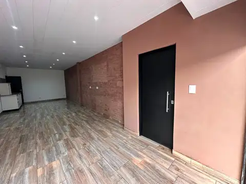 ALQUILER LOCAL COMERCIAL PABLO PODESTA 55 M2