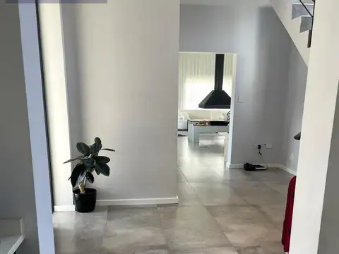 Casa en Alquiler en Pilara, USD 2.700