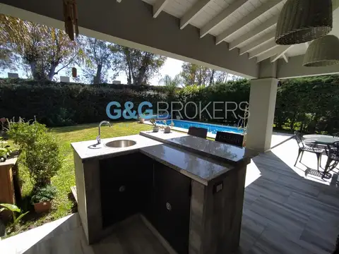 Casa 4 ambientes con 3 baños