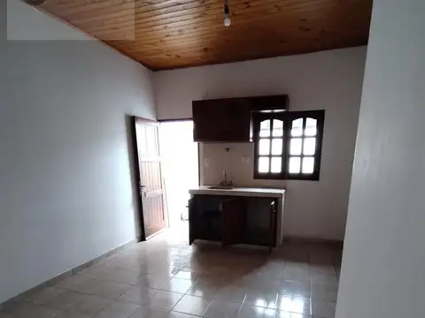 Departamento en Alquiler en Villa Angela, $ 300.000