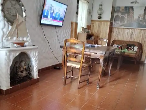 Casa 5 ambientes con 2 baños