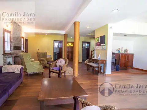 Casa 6 ambientes con 2 baños