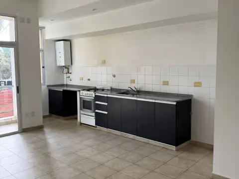 Depto Tipo Casa en Alquiler en Valentin Alsina, $ 700.000