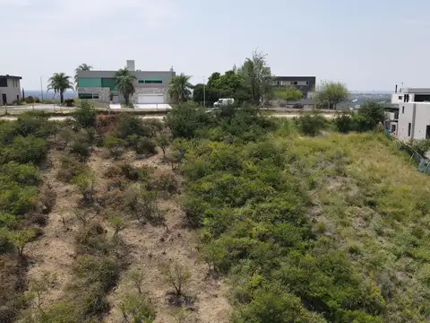 Av. Ejército Argentino al 300